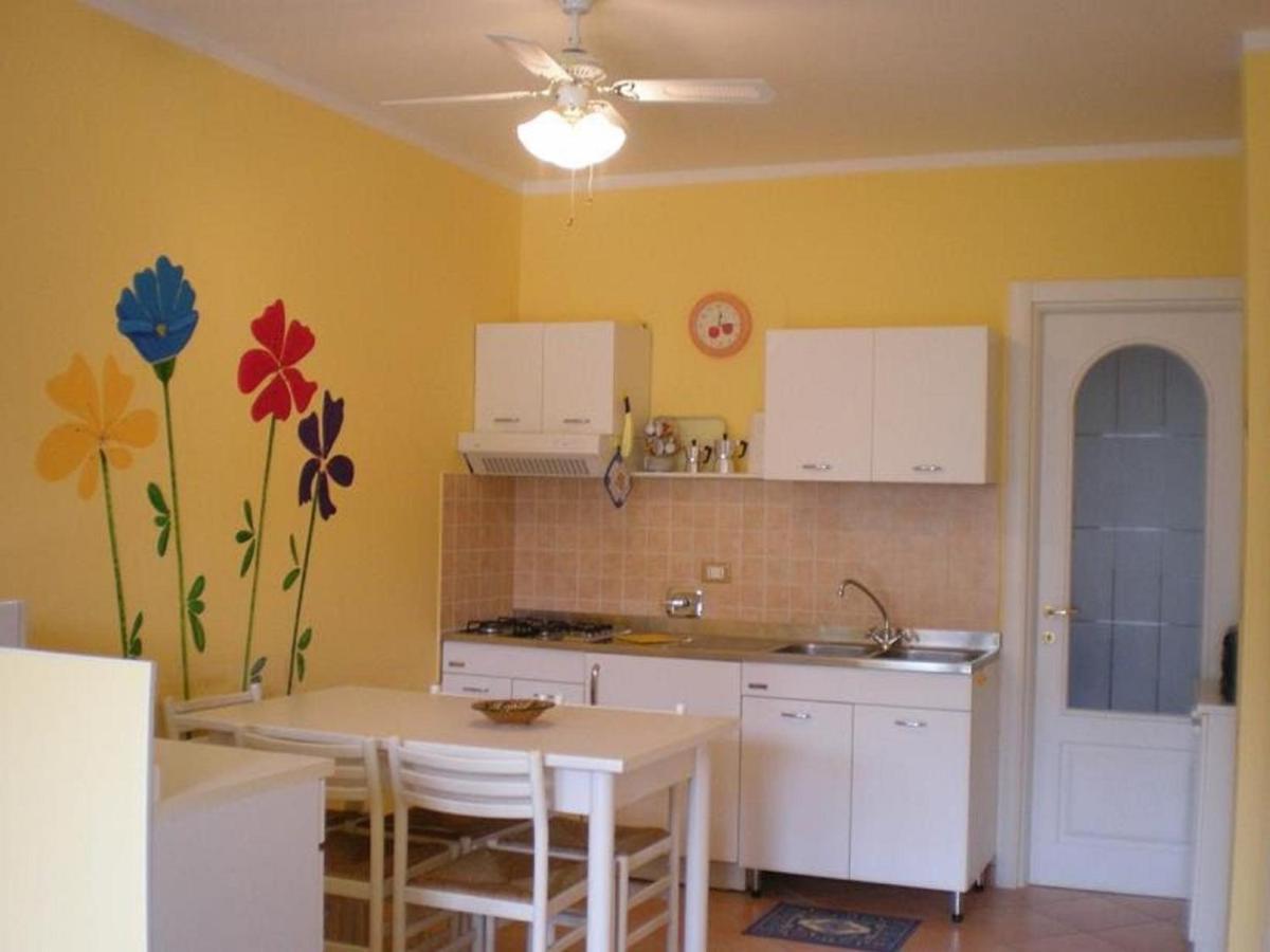 Casa Gialla Imperia Extérieur photo